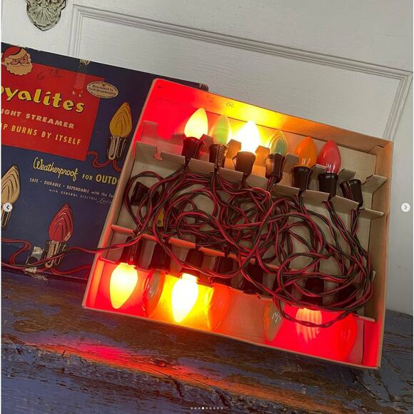 Vintage Royalites 15 Light Streamer Set Outdoor Christmas Box Works Swirl Bulbs - Picture 4 of 9